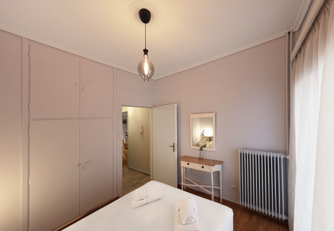 Apartment in Athens - Spacious 3 Bedroom apt near Acropolis museum 