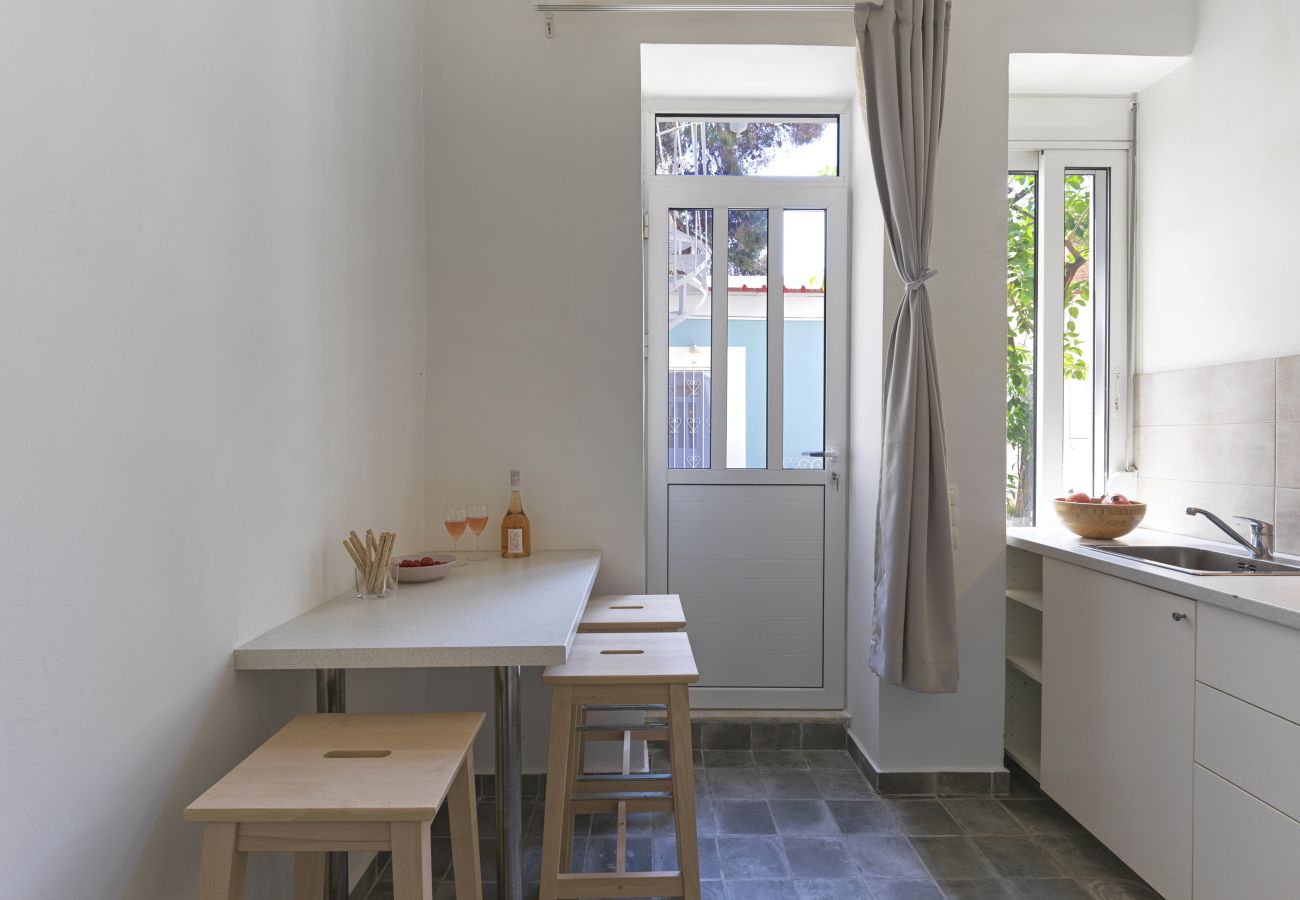 Studio in Athens - Fresh apartment next to conference centres