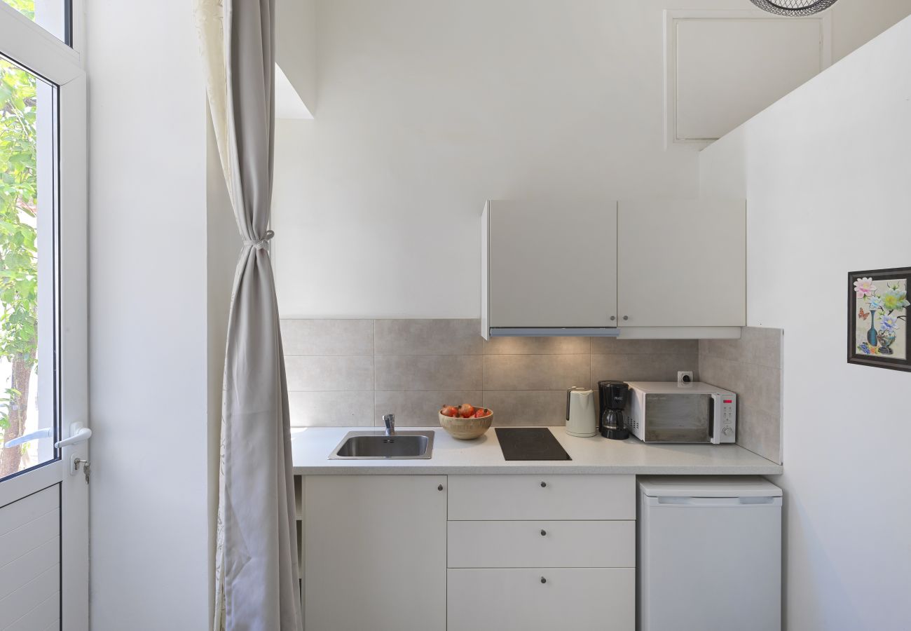 Studio in Athens - Fresh apartment next to conference centres