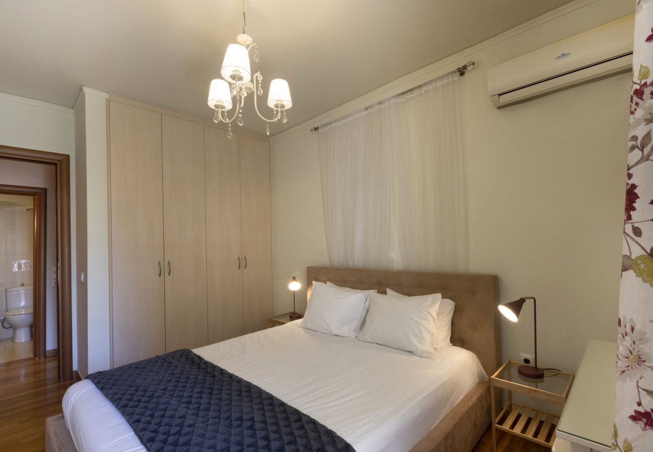 Apartment in Athens - 3BR Prime APT a breath away from the Acropolis! 