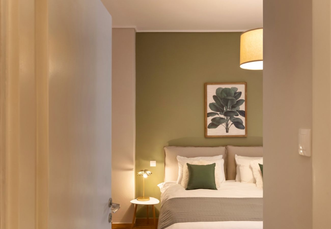 Apartment in Piraeus - Marina Zeas apartment by the sea 