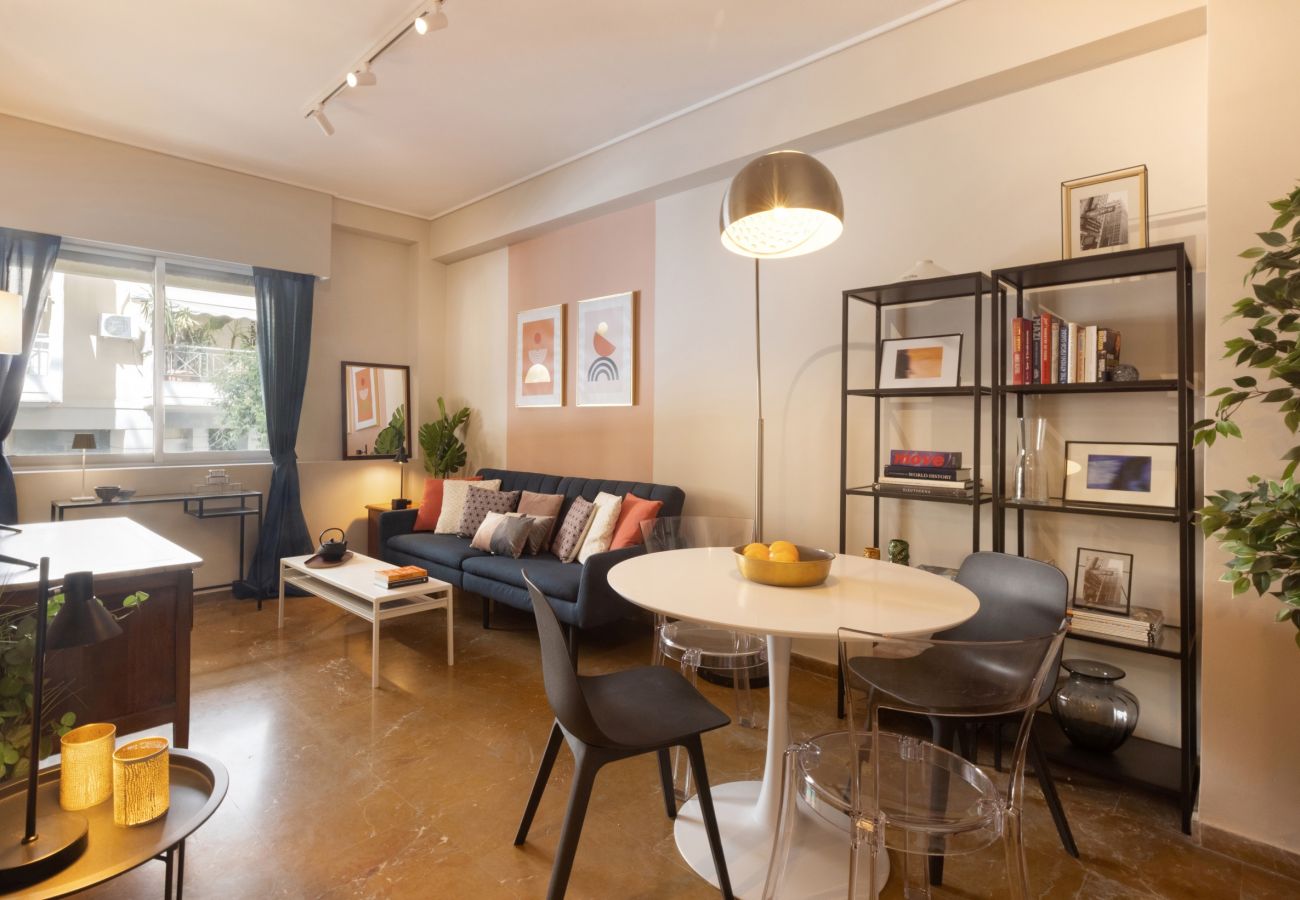 Apartment in Piraeus - Marina Zeas apartment by the sea 