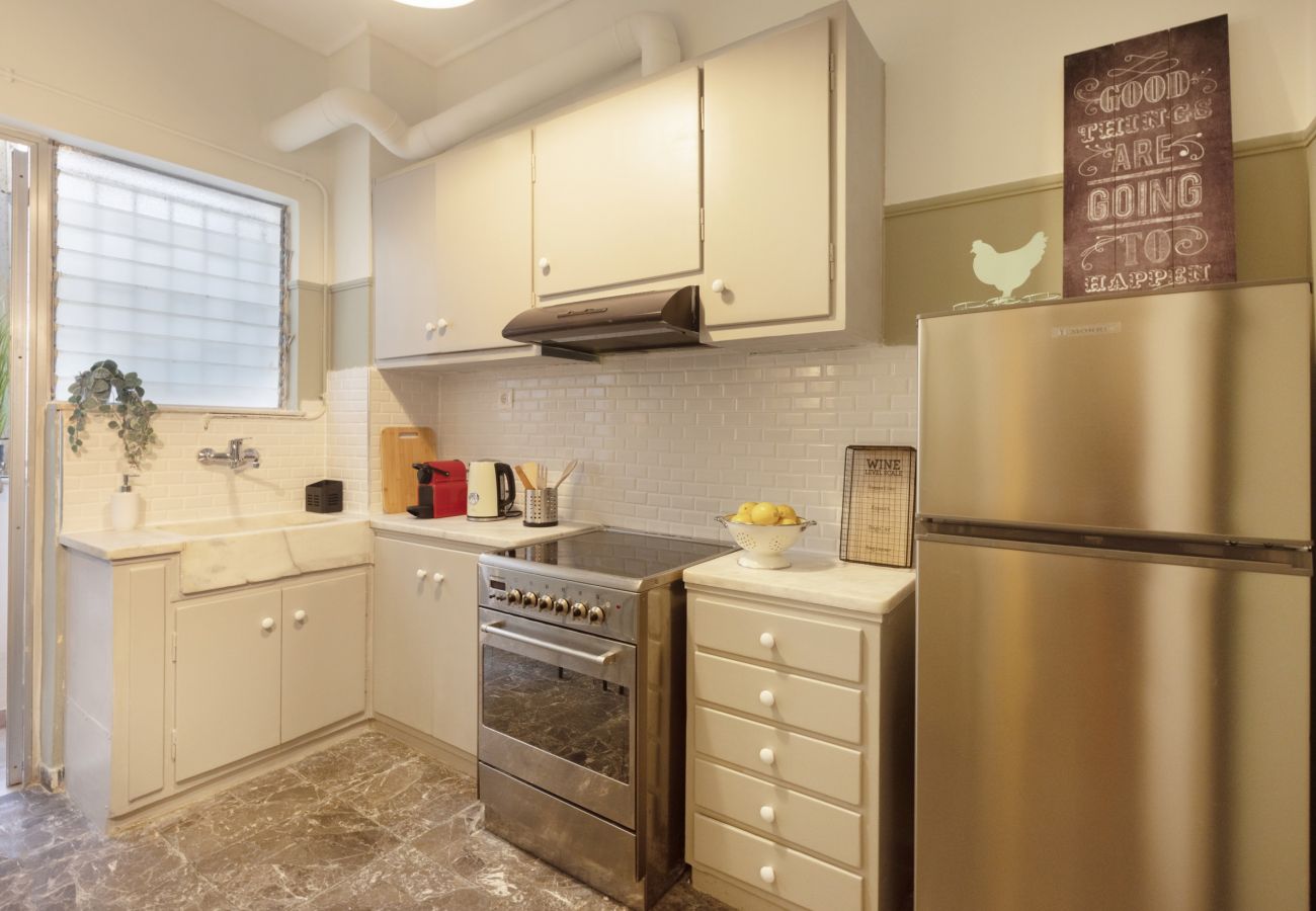 Apartment in Piraeus - Marina Zeas apartment by the sea 