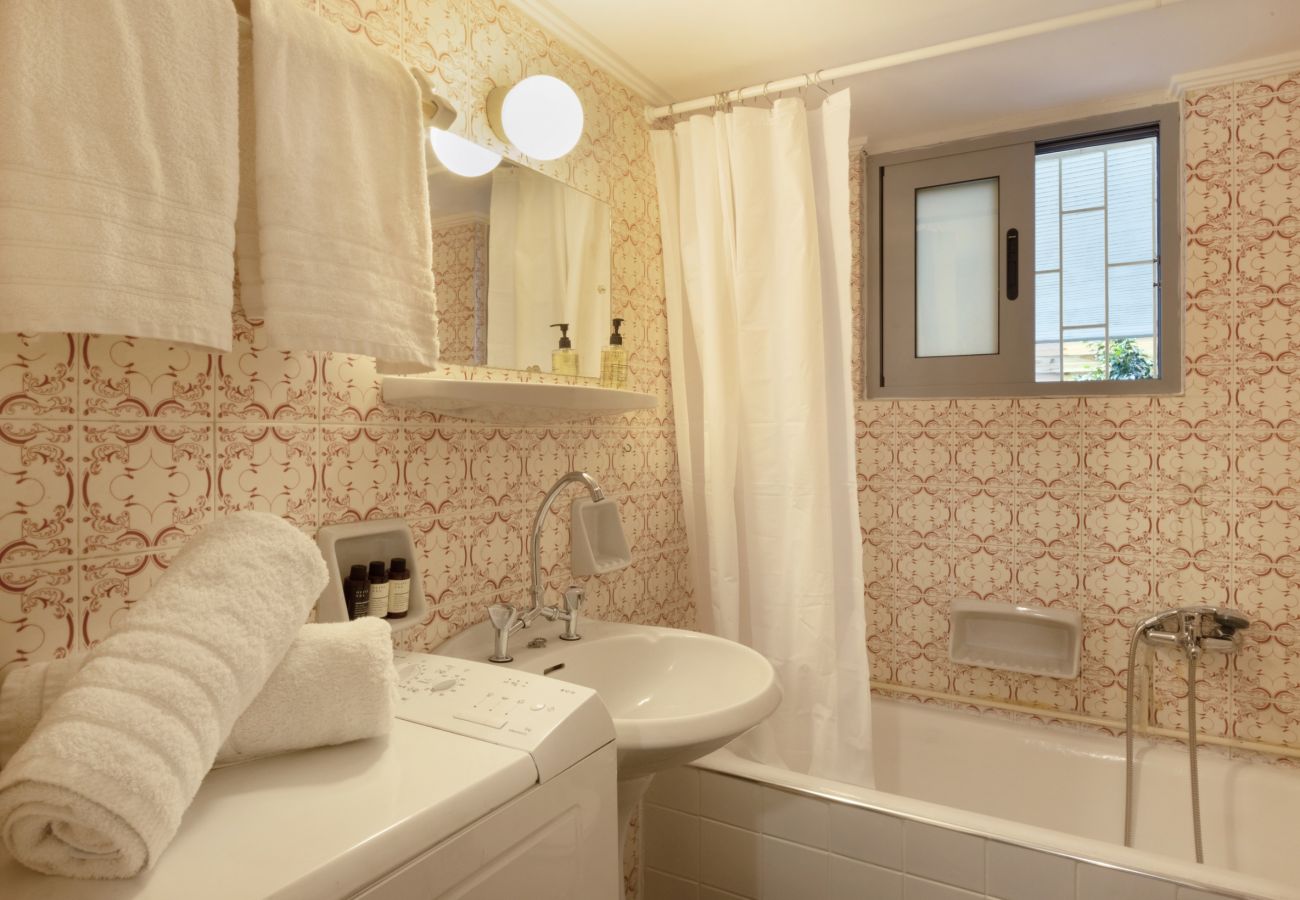 Apartment in Piraeus - Marina Zeas apartment by the sea 