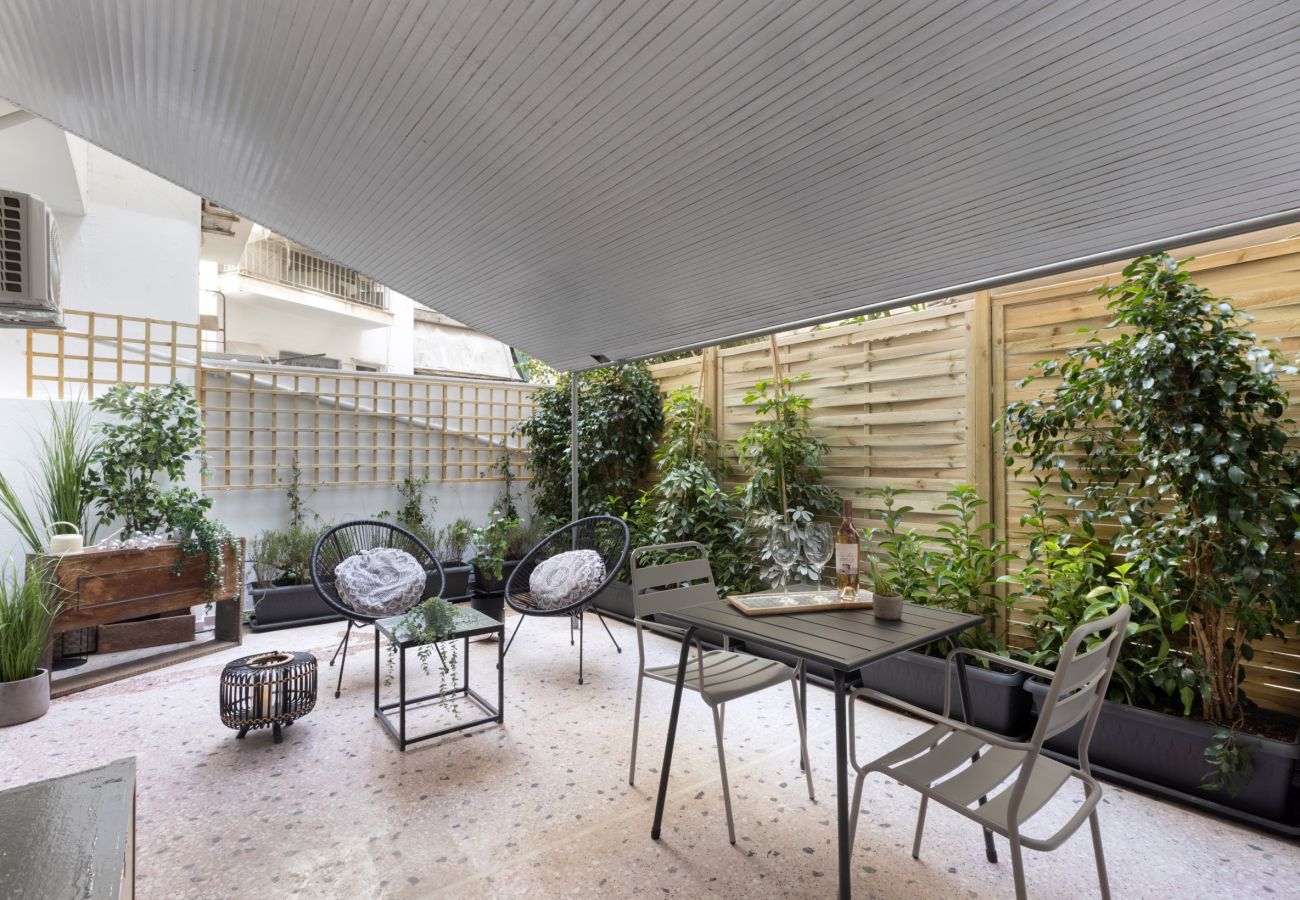 Apartment in Piraeus - Marina Zeas apartment by the sea 