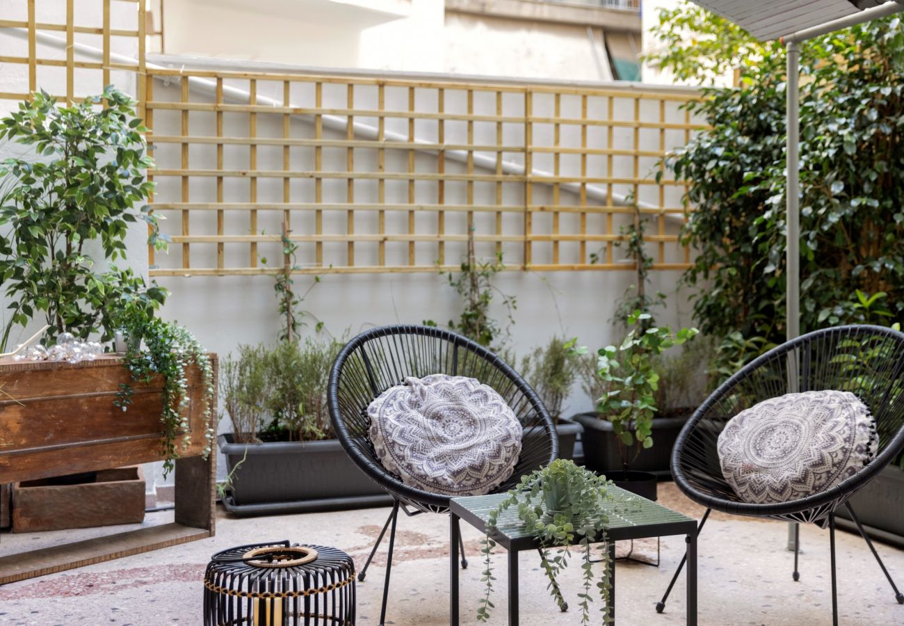 Apartment in Piraeus - Marina Zeas apartment by the sea 