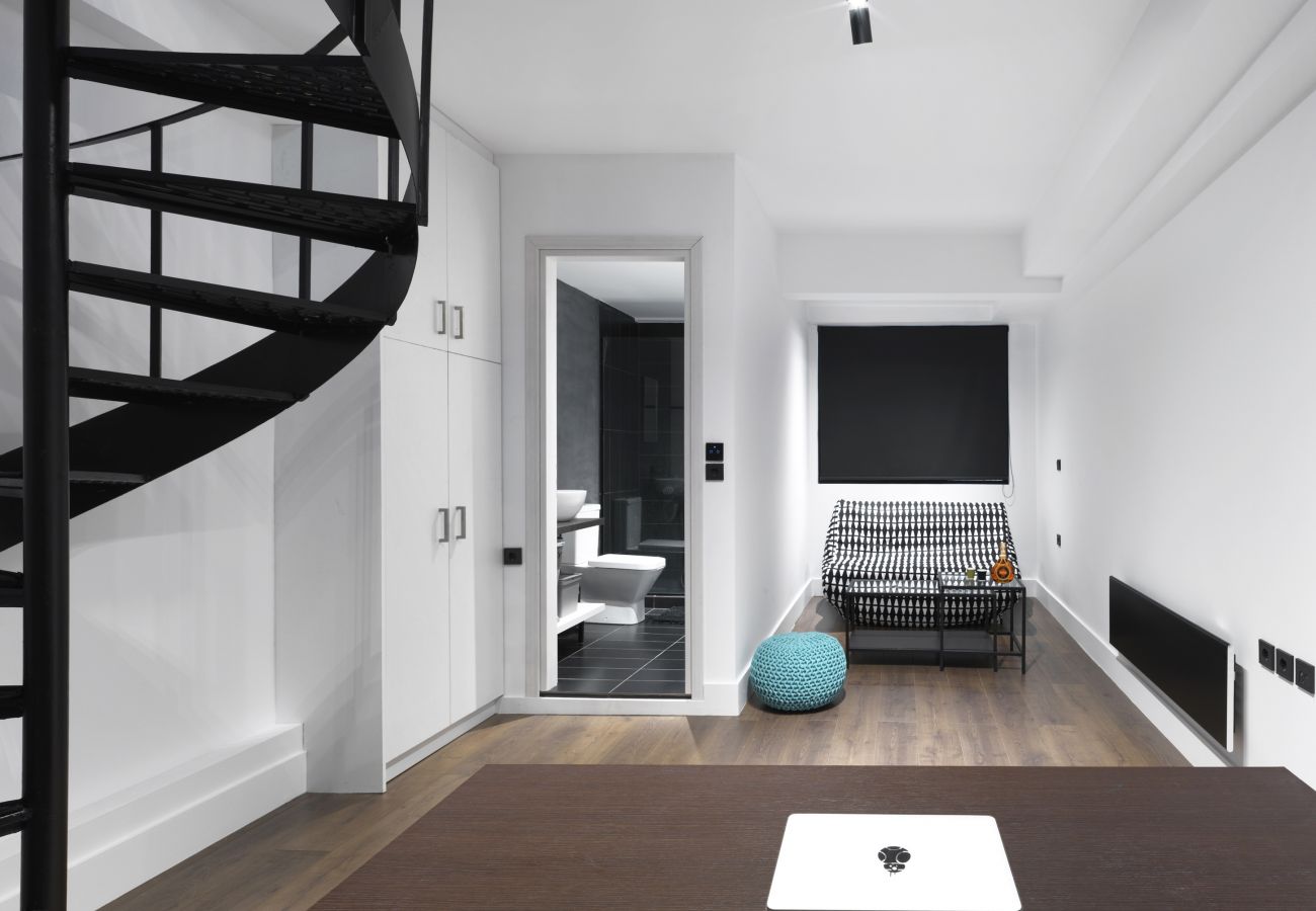 Apartment in Athens - High Tech Remote Workers' Dreamhouse