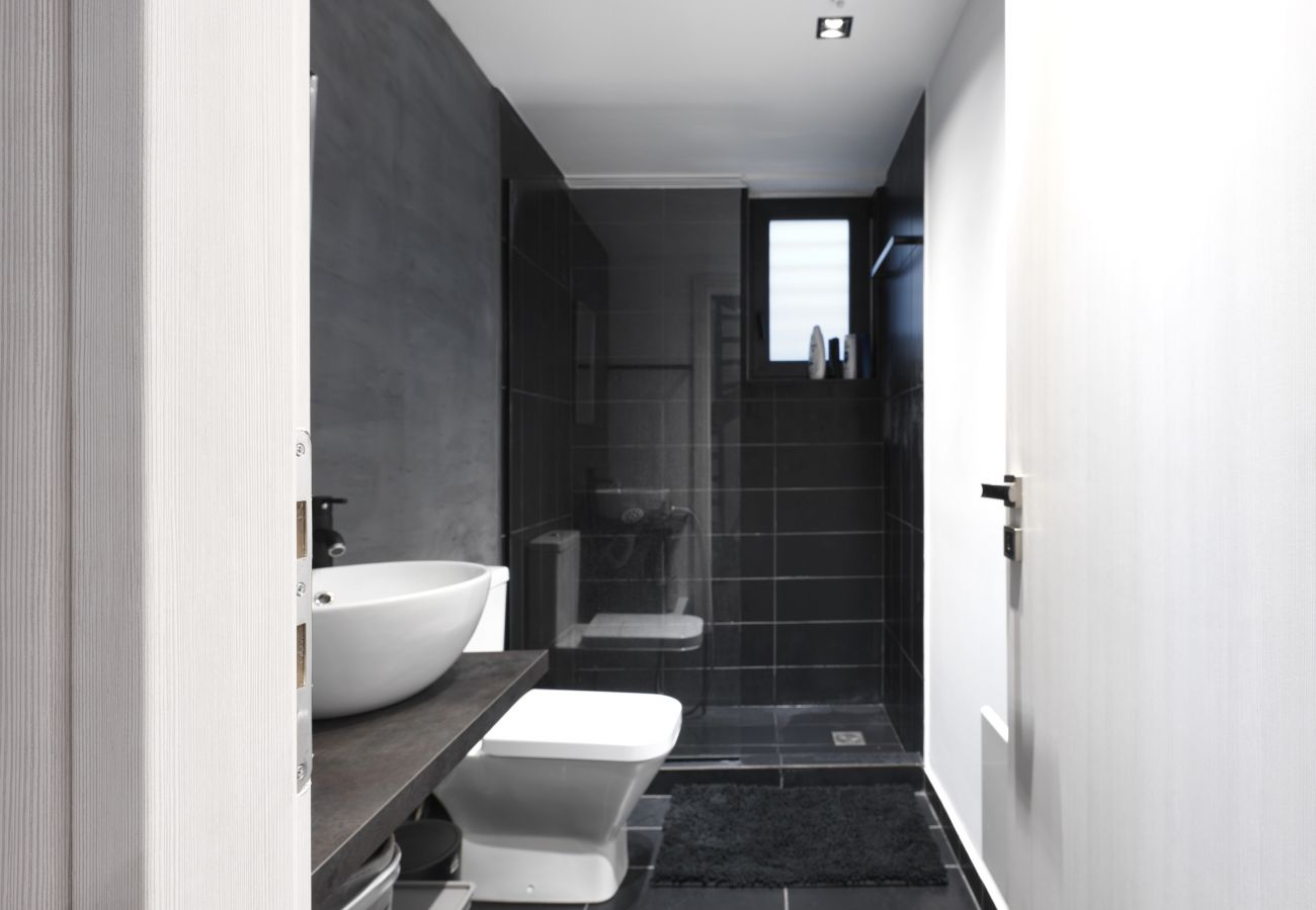 Apartment in Athens - High Tech Remote Workers' Dreamhouse