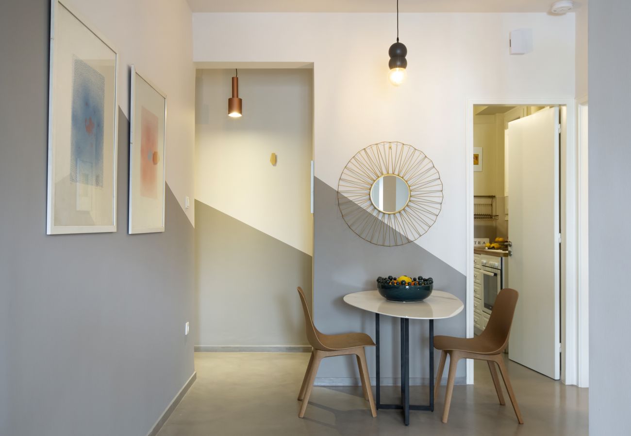 Apartment in Athens - Little gem 2 mins from Acropolis Museum 