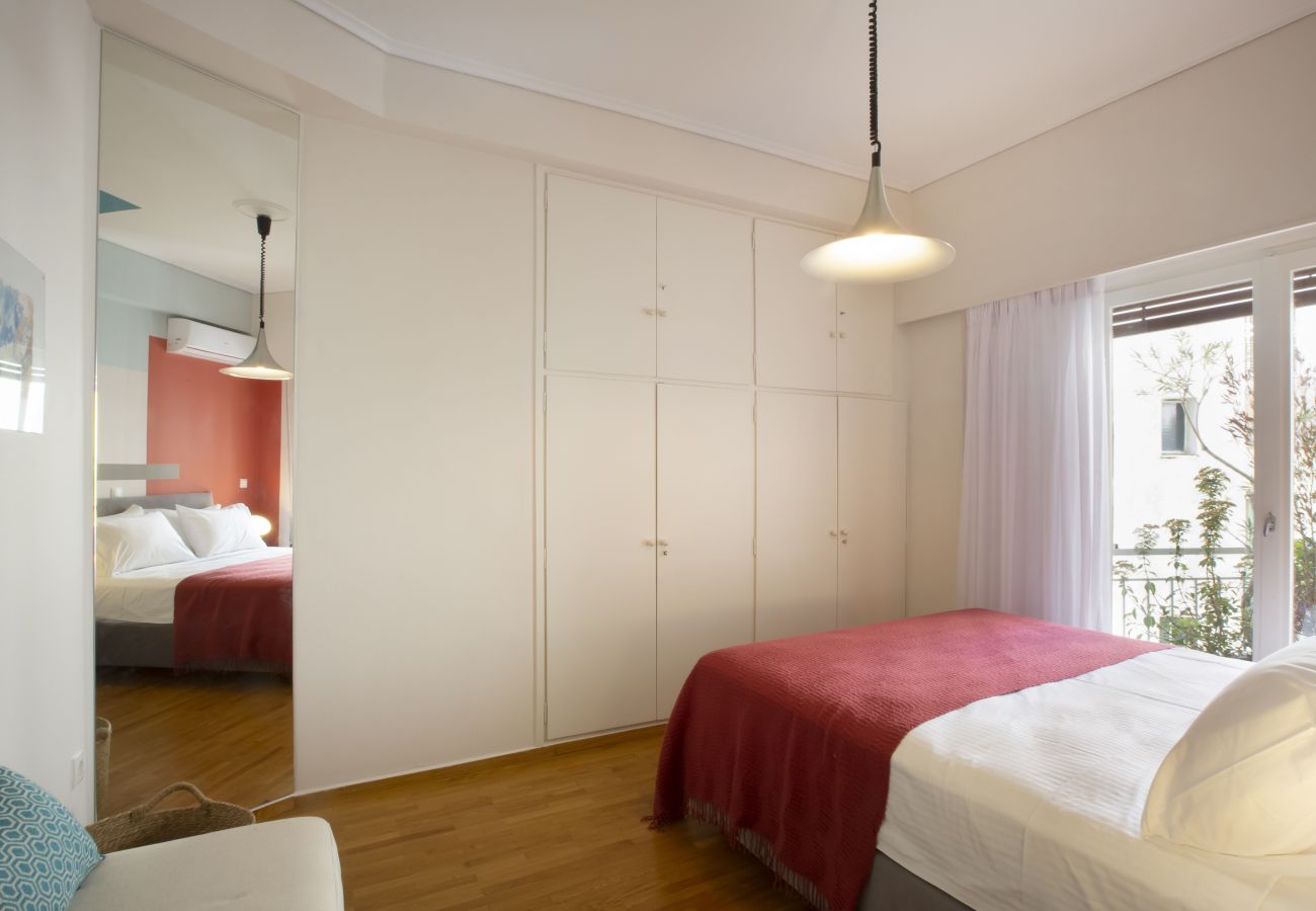 Apartment in Athens - Little gem 2 mins from Acropolis Museum 