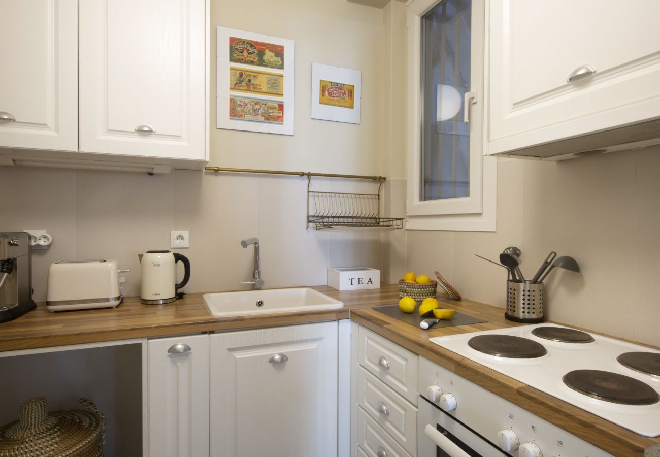 Apartment in Athens - Little gem 2 mins from Acropolis Museum 