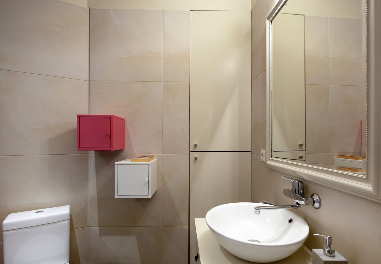 Apartment in Athens - Little gem 2 mins from Acropolis Museum 