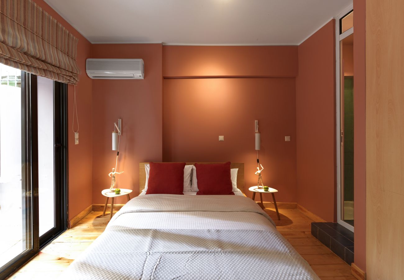 Apartment in Athens - Koukaki garden escape child friendly apartment 