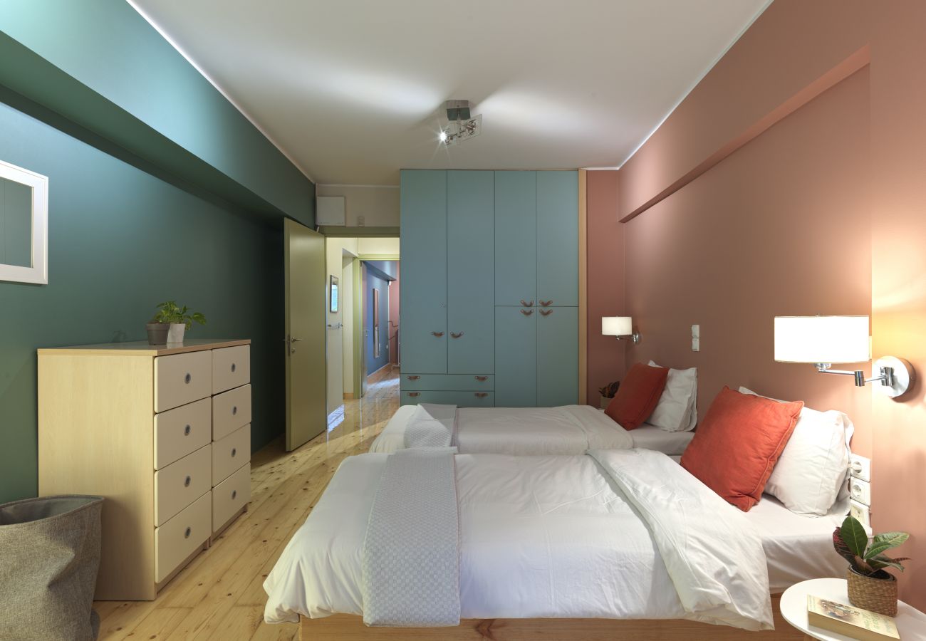 Apartment in Athens - Koukaki garden escape child friendly apartment 