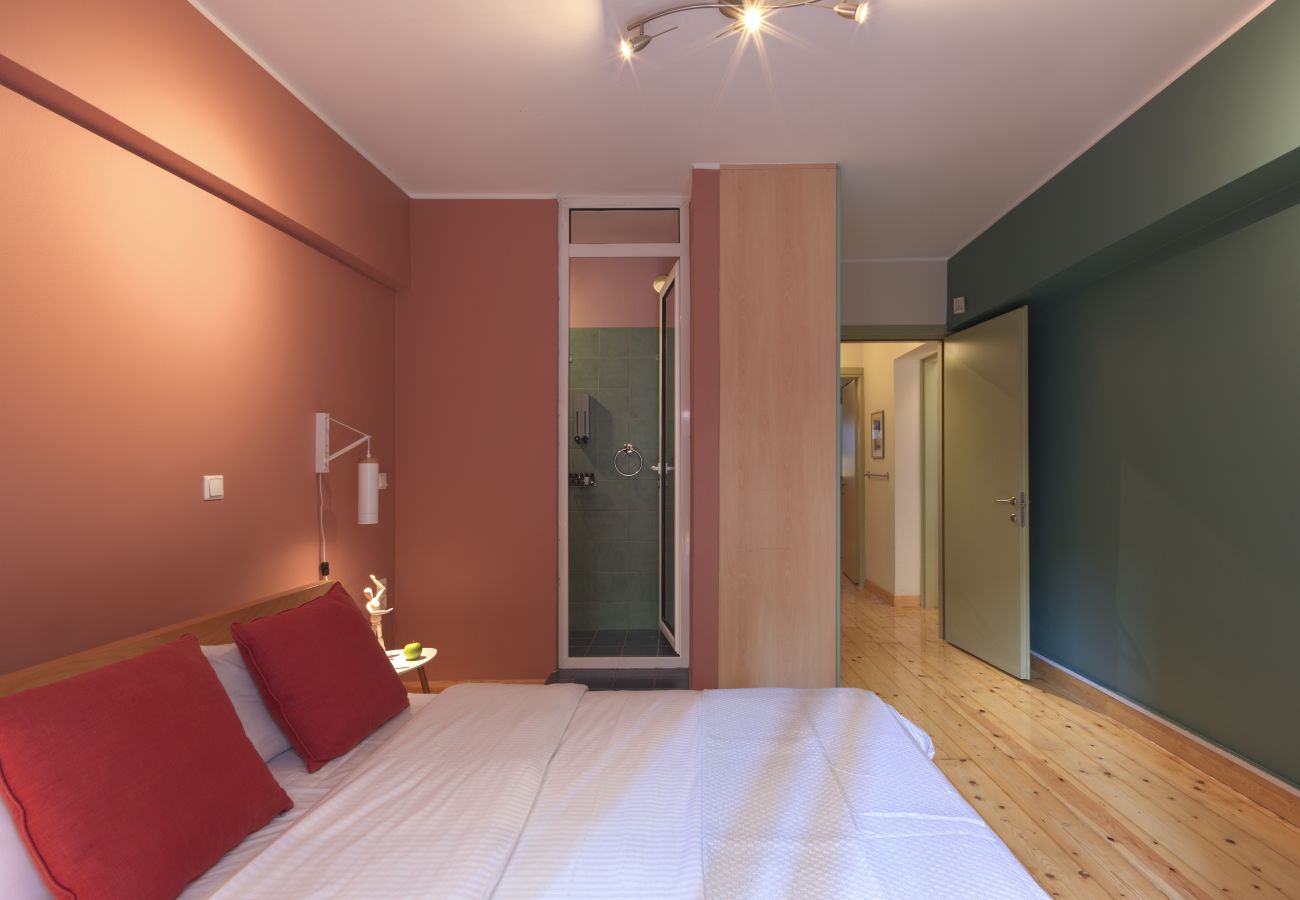 Apartment in Athens - Koukaki garden escape child friendly apartment 