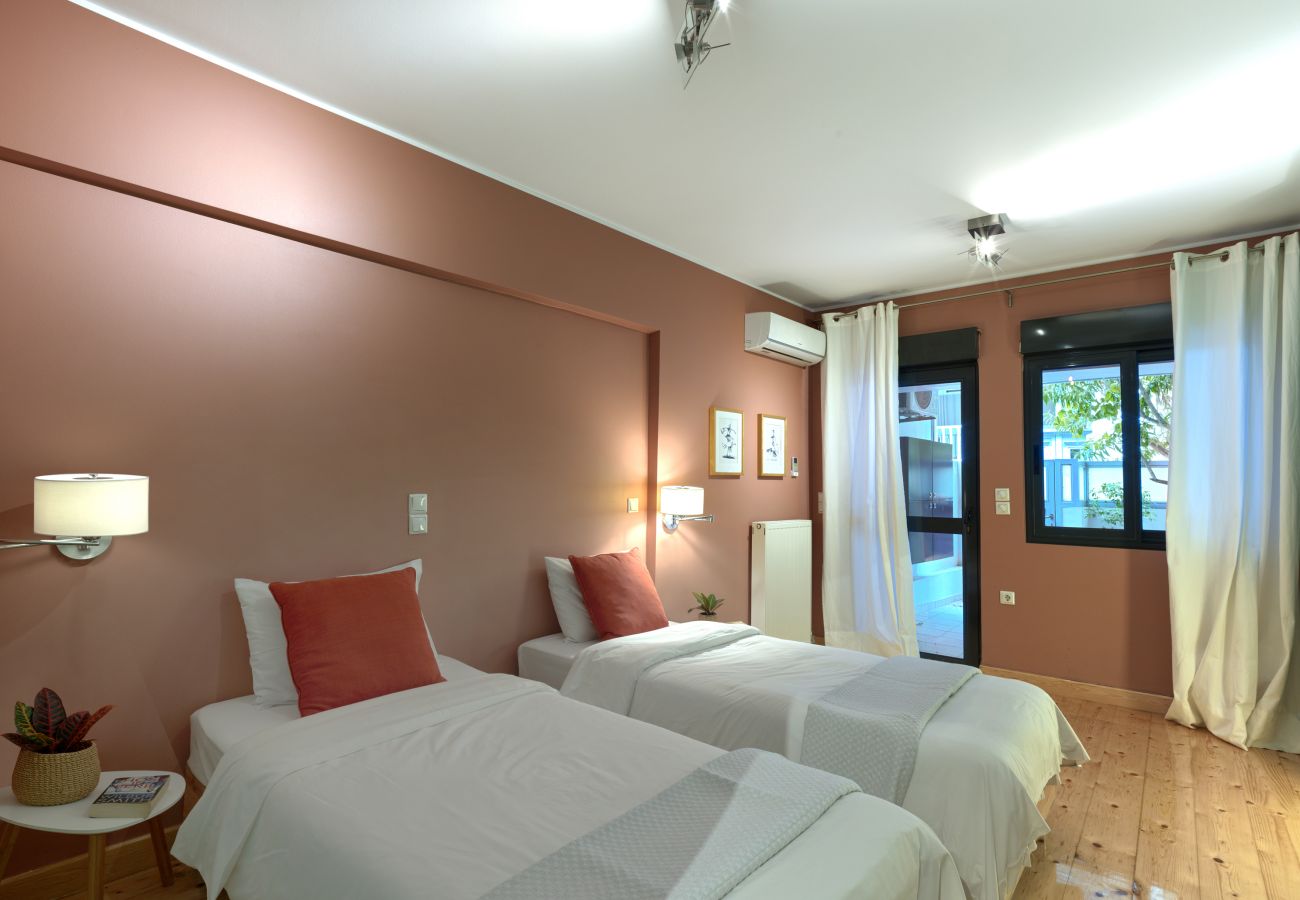 Apartment in Athens - Koukaki garden escape child friendly apartment 