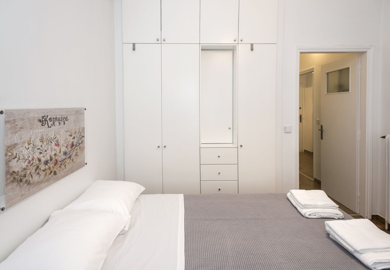 Apartment in Athens - Colourful apartment under the Acropolis