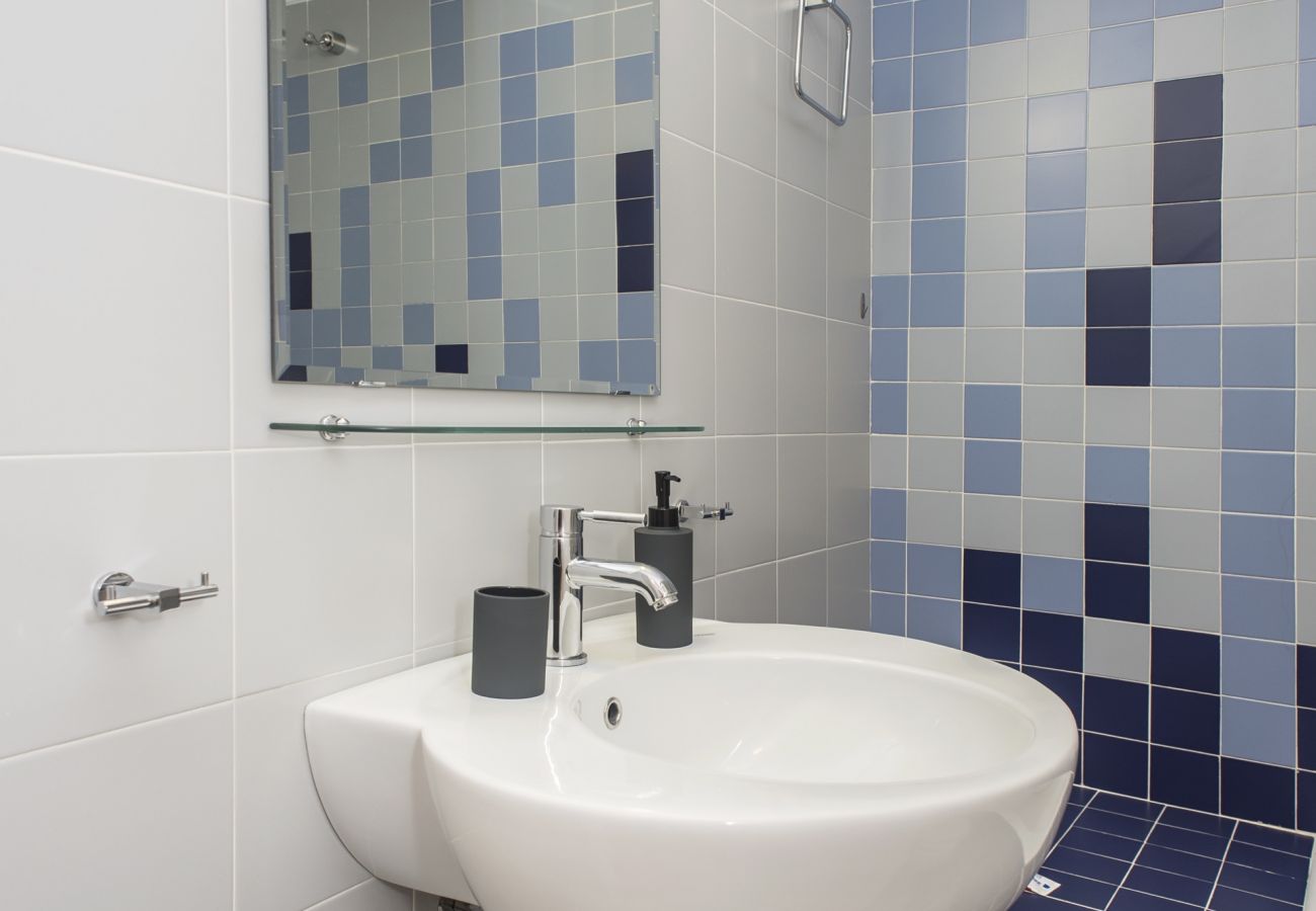 Apartment in Athens - Colourful apartment under the Acropolis