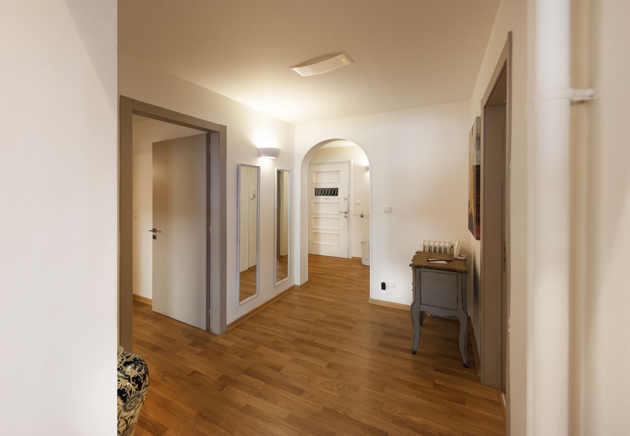 Apartment in Athens - Stylish Kolonaki 2 Bdr apartment 