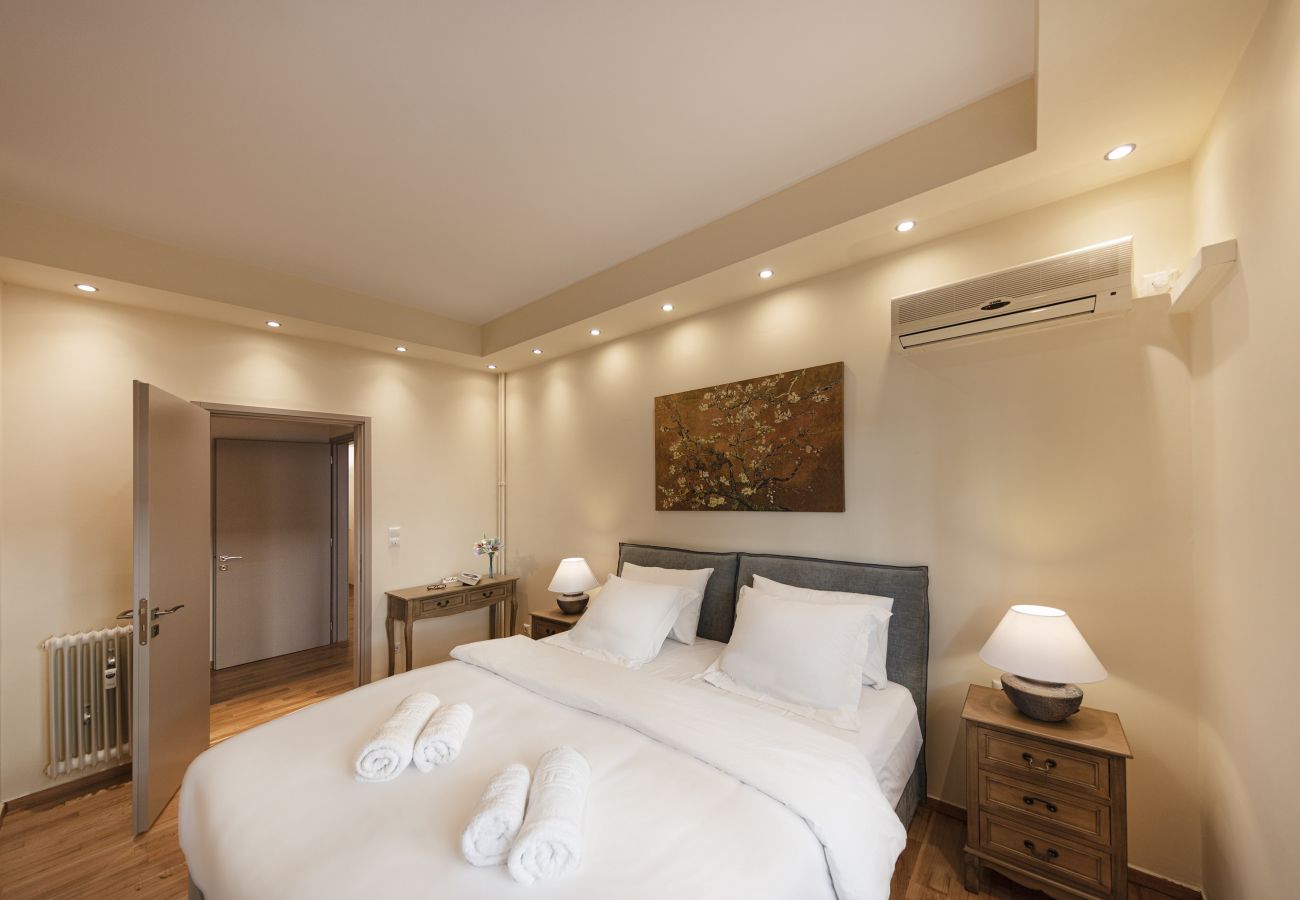 Apartment in Athens - Stylish Kolonaki 2 Bdr apartment 