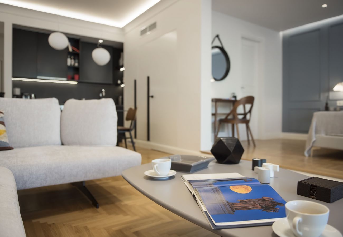 Apartment in Athens - Chic central Athens apartment at Mavilli Sq. 