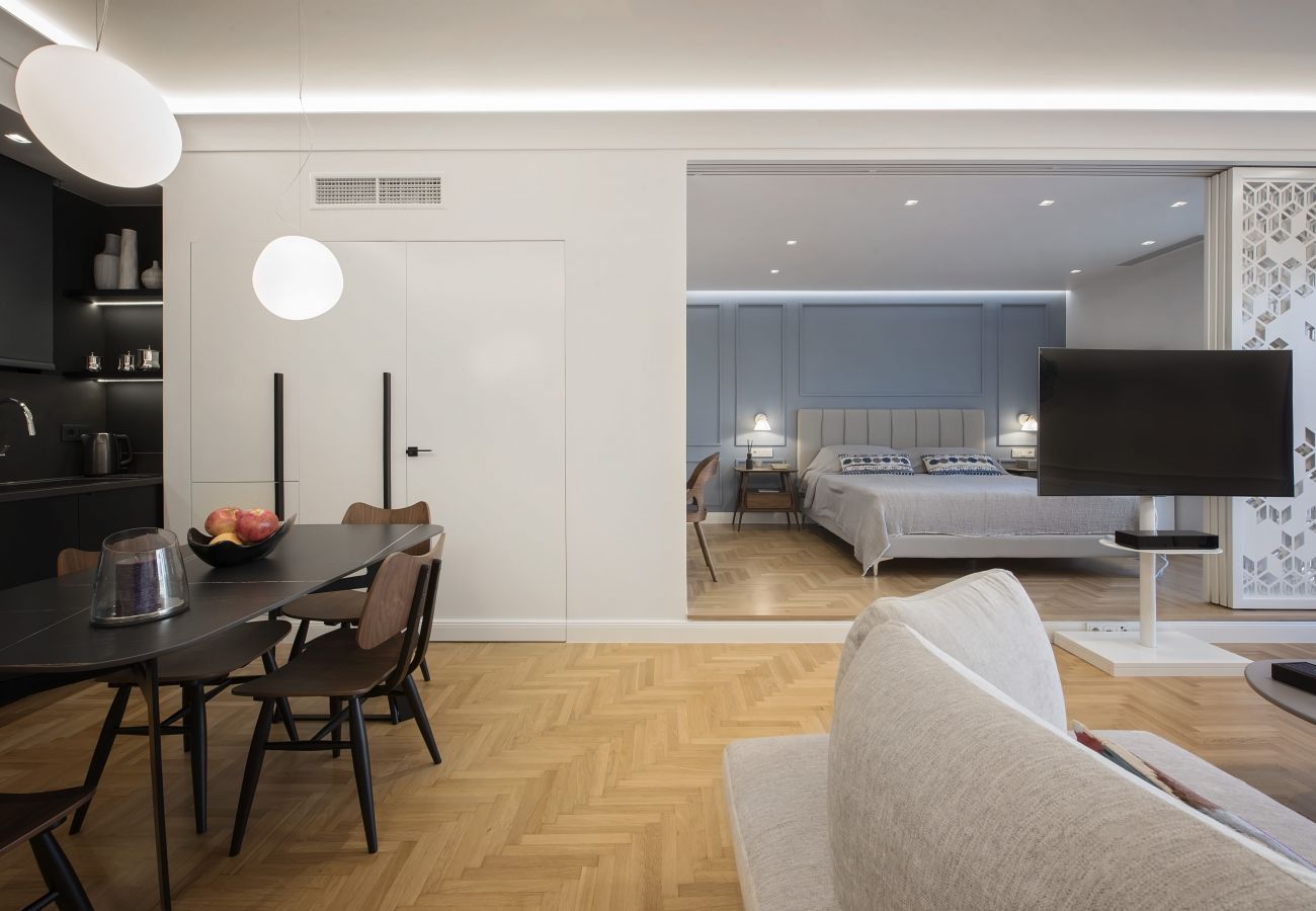 Apartment in Athens - Chic central Athens apartment at Mavilli Sq. 