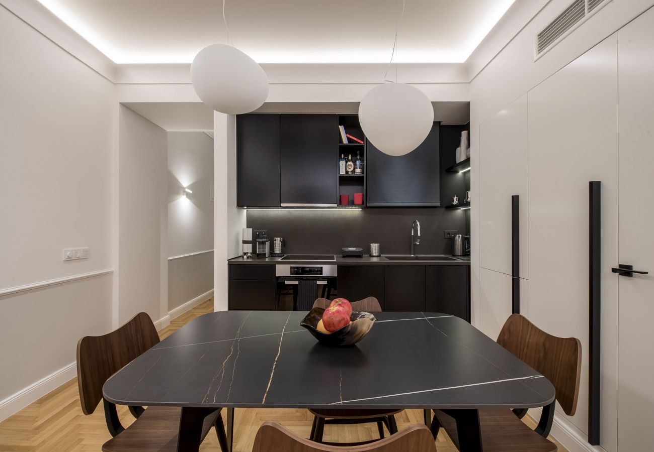Apartment in Athens - Chic central Athens apartment at Mavilli Sq. 