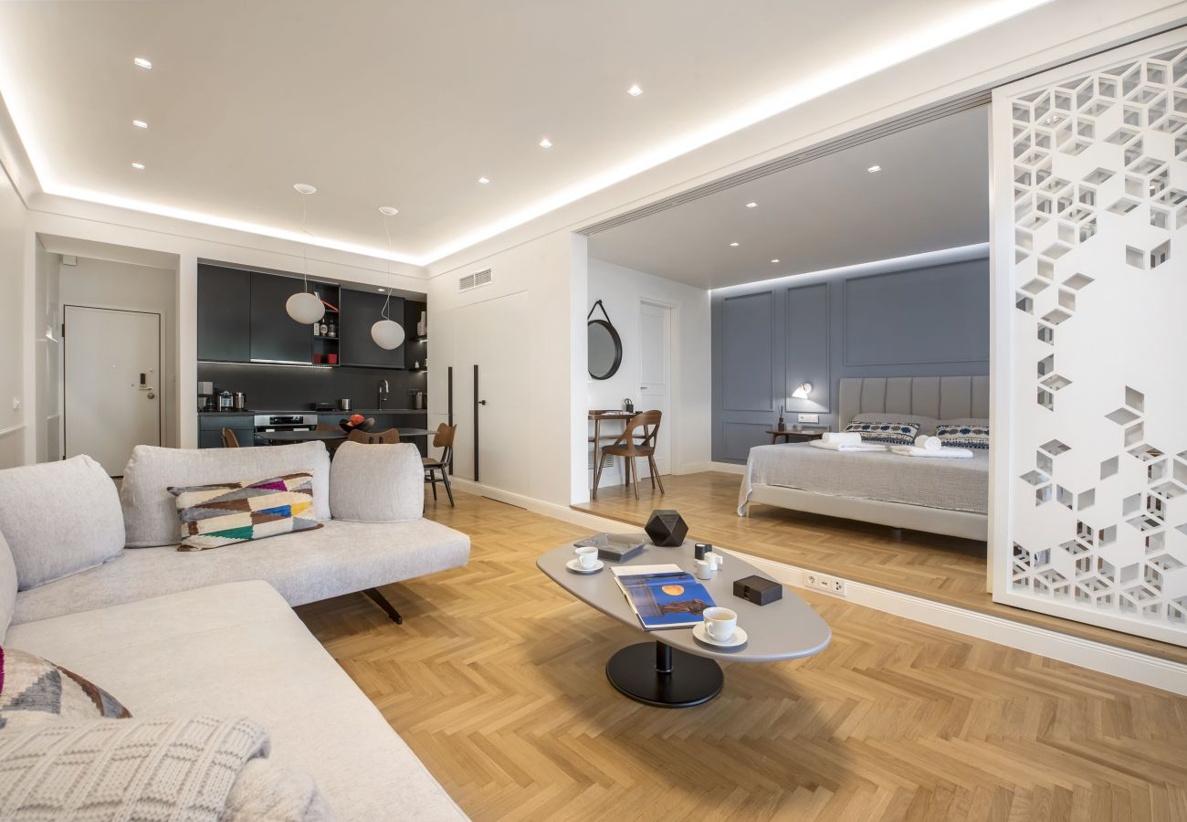 Apartment in Athens - Chic central Athens apartment at Mavilli Sq. 