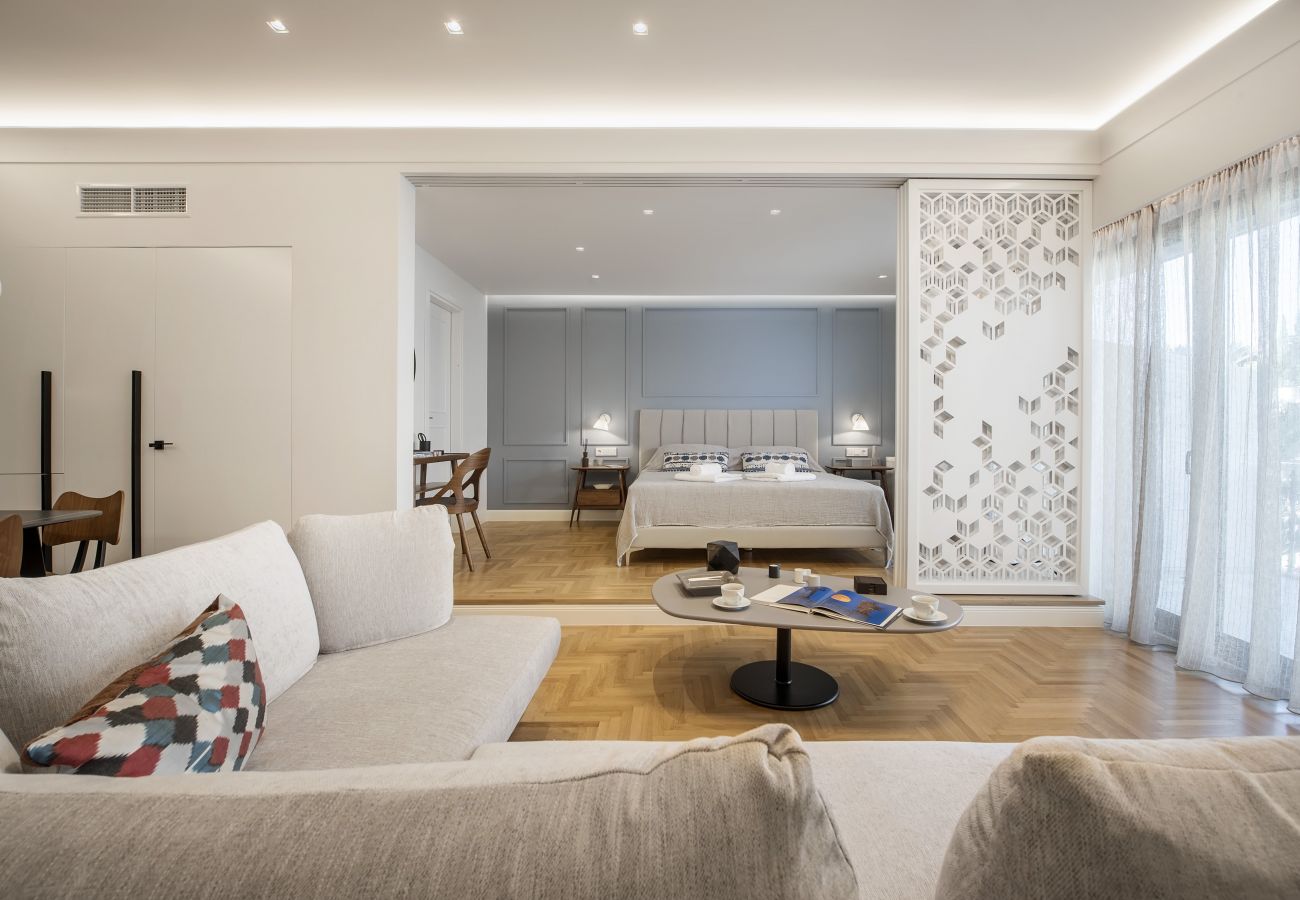 Apartment in Athens - Chic central Athens apartment at Mavilli Sq. 