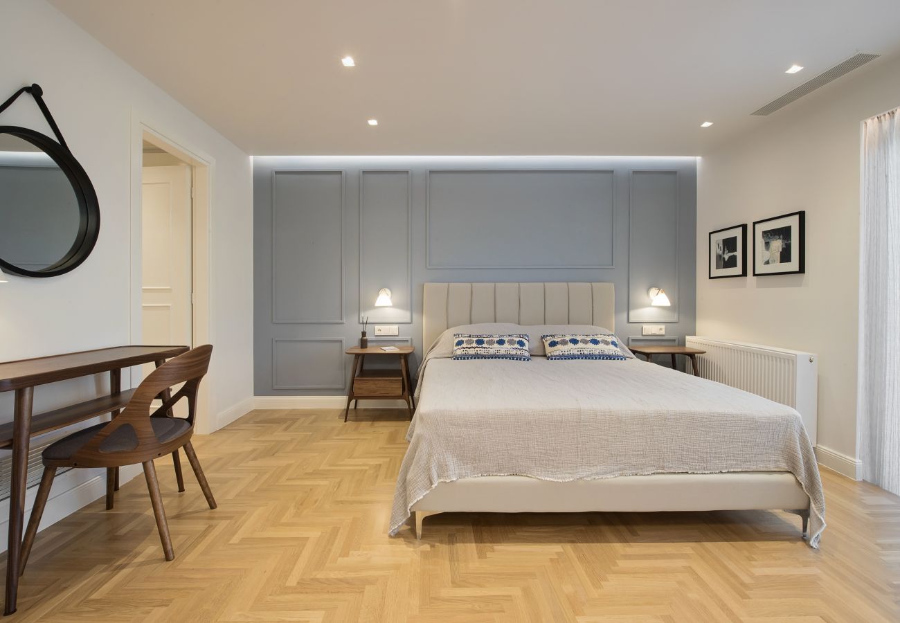 Apartment in Athens - Chic central Athens apartment at Mavilli Sq. 