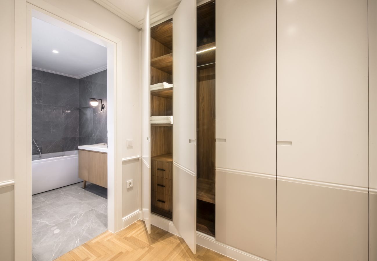 Apartment in Athens - Chic central Athens apartment at Mavilli Sq. 