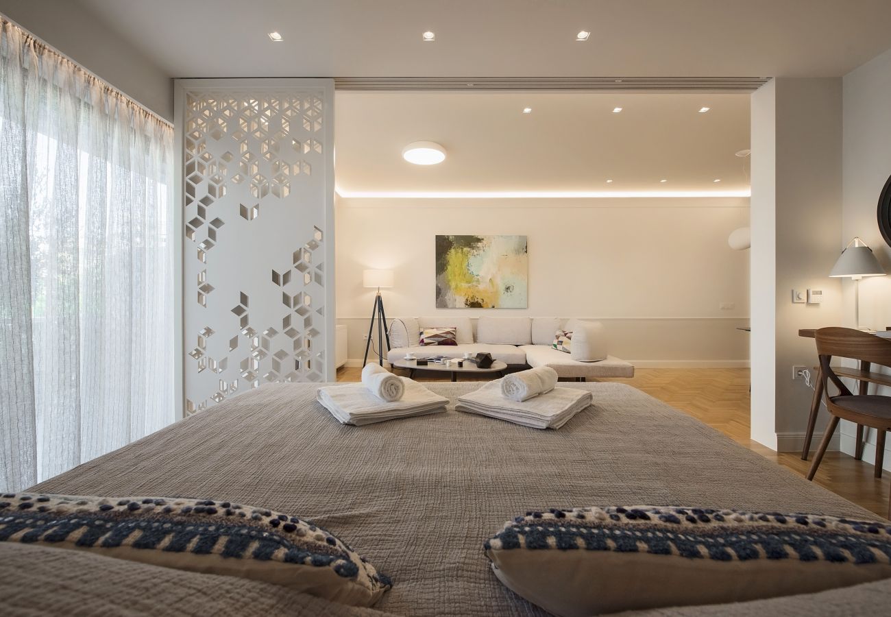 Apartment in Athens - Chic central Athens apartment at Mavilli Sq. 