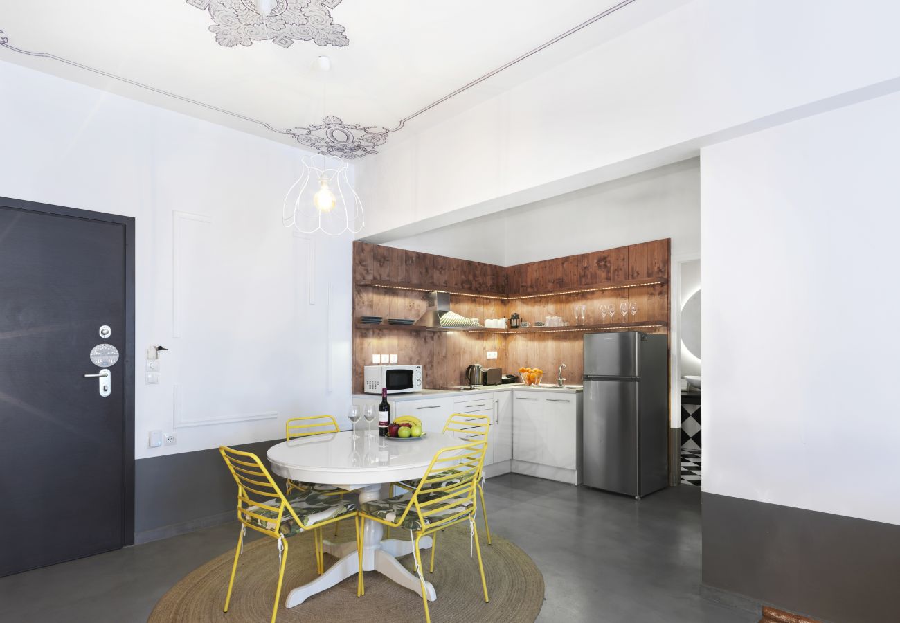 Apartment in Athens - Centrally Athenian Apartment with Jacuzzi 