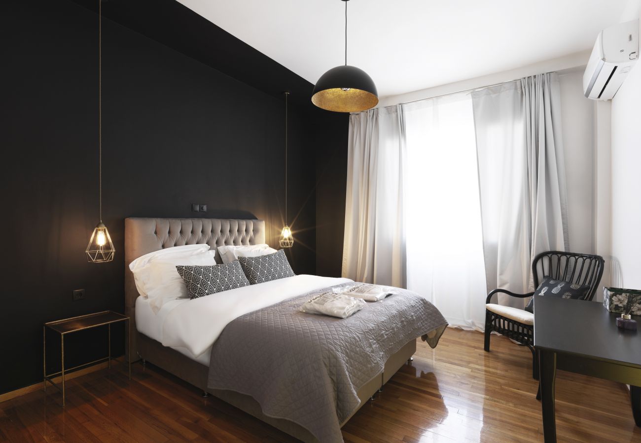 Apartment in Athens - Centrally Athenian Apartment with Jacuzzi 