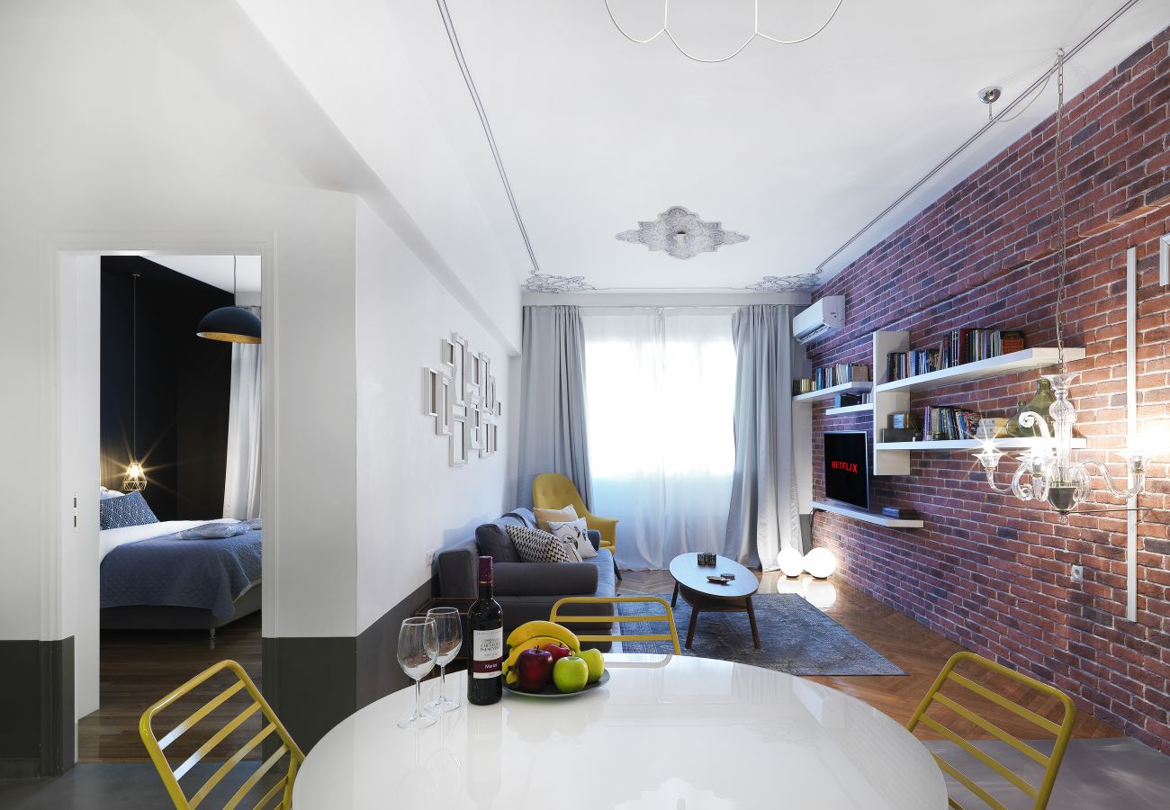 Apartment in Athens - Centrally Athenian Apartment with Jacuzzi 