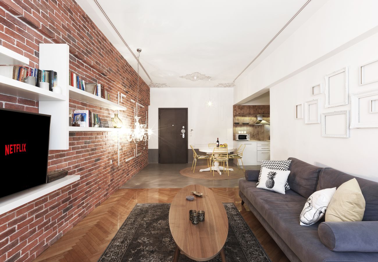 Apartment in Athens - Centrally Athenian Apartment with Jacuzzi 