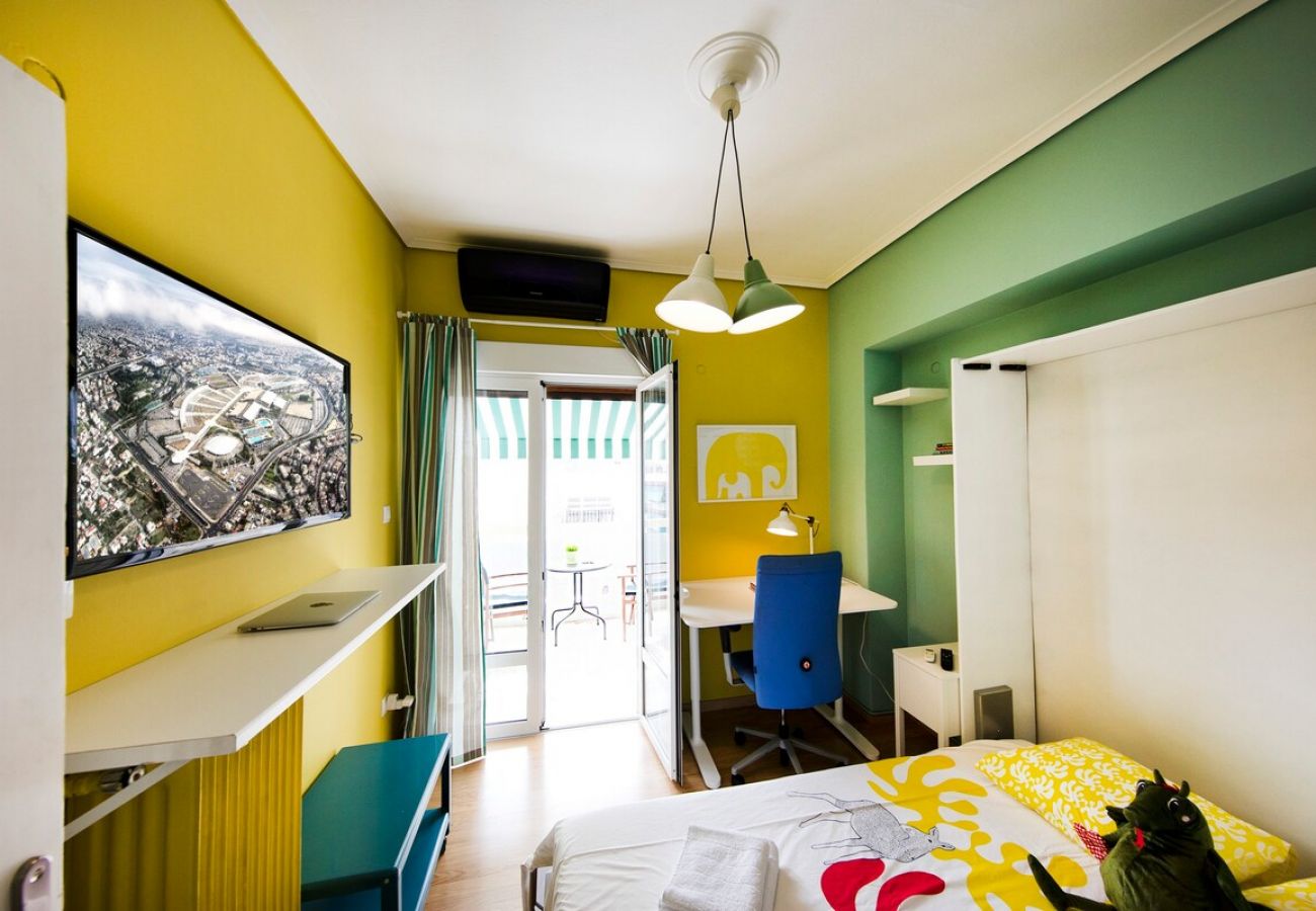 Apartment in Athens - Startupper's Pad in real Athenian neighbourhood 