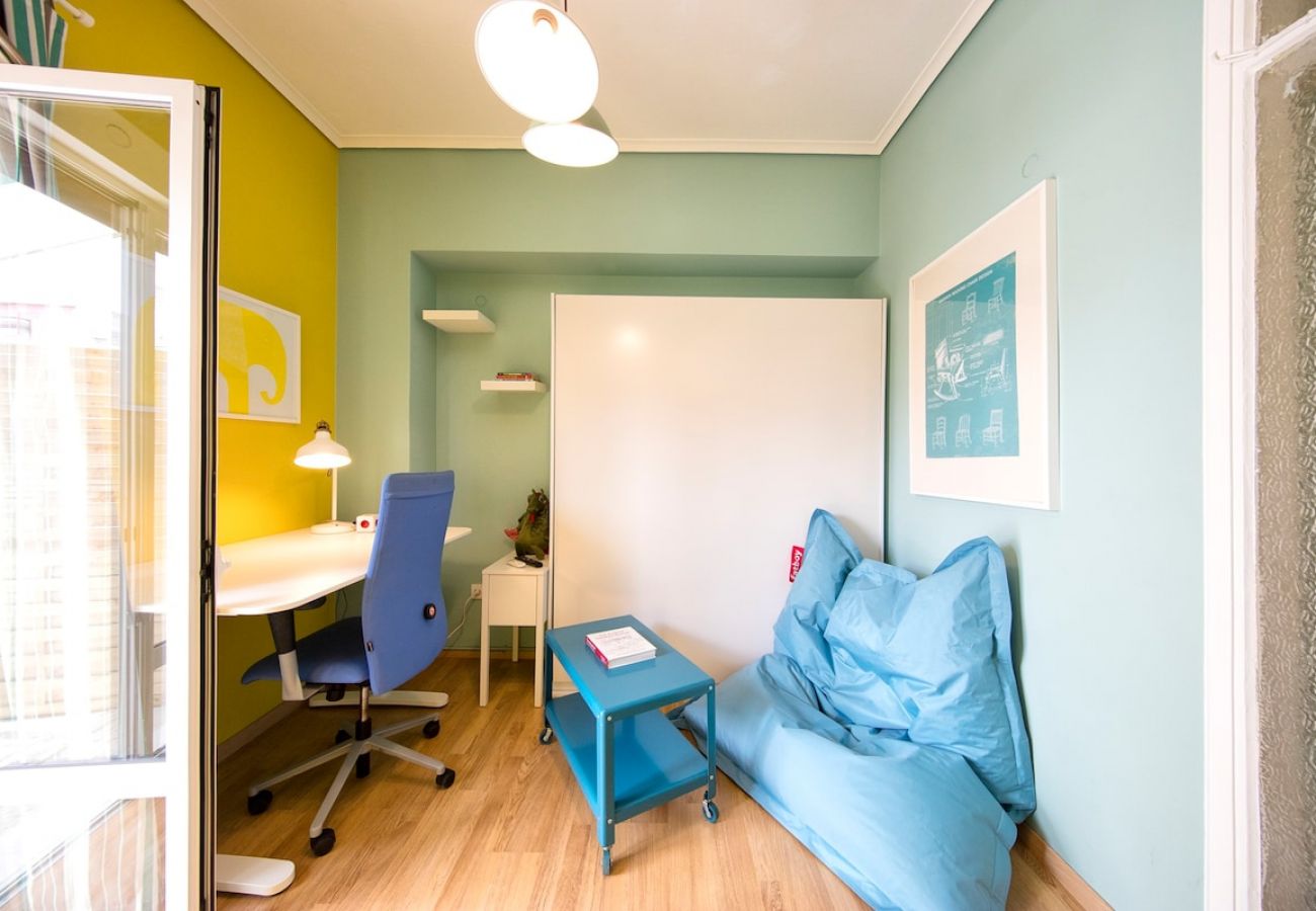 Apartment in Athens - Startupper's Pad in real Athenian neighbourhood 