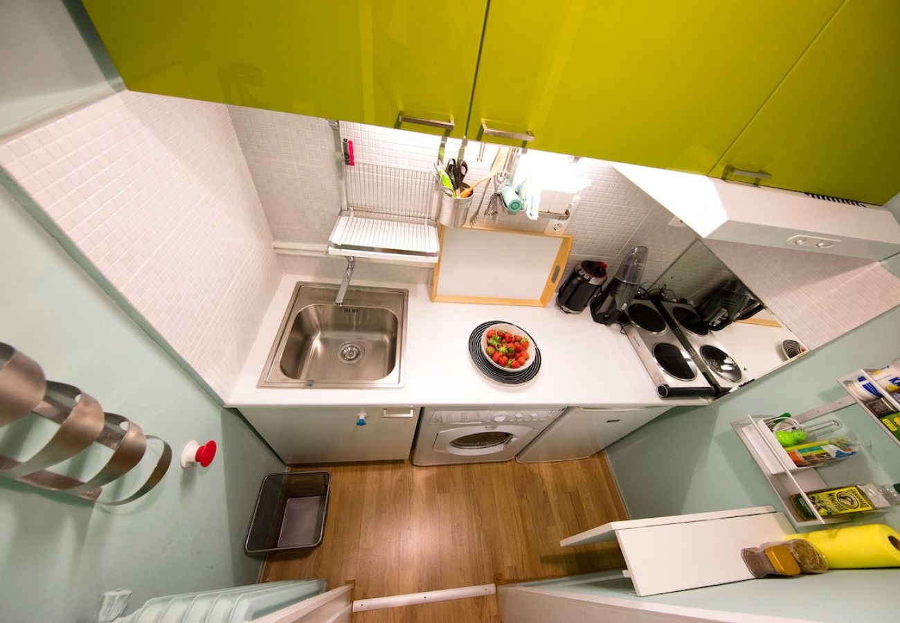 Apartment in Athens - Startupper's Pad in real Athenian neighbourhood 