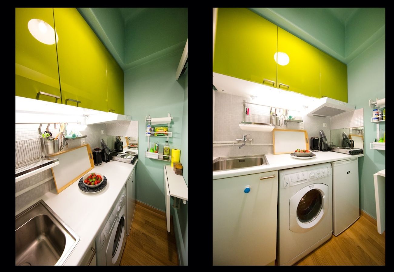 Apartment in Athens - Startupper's Pad in real Athenian neighbourhood 