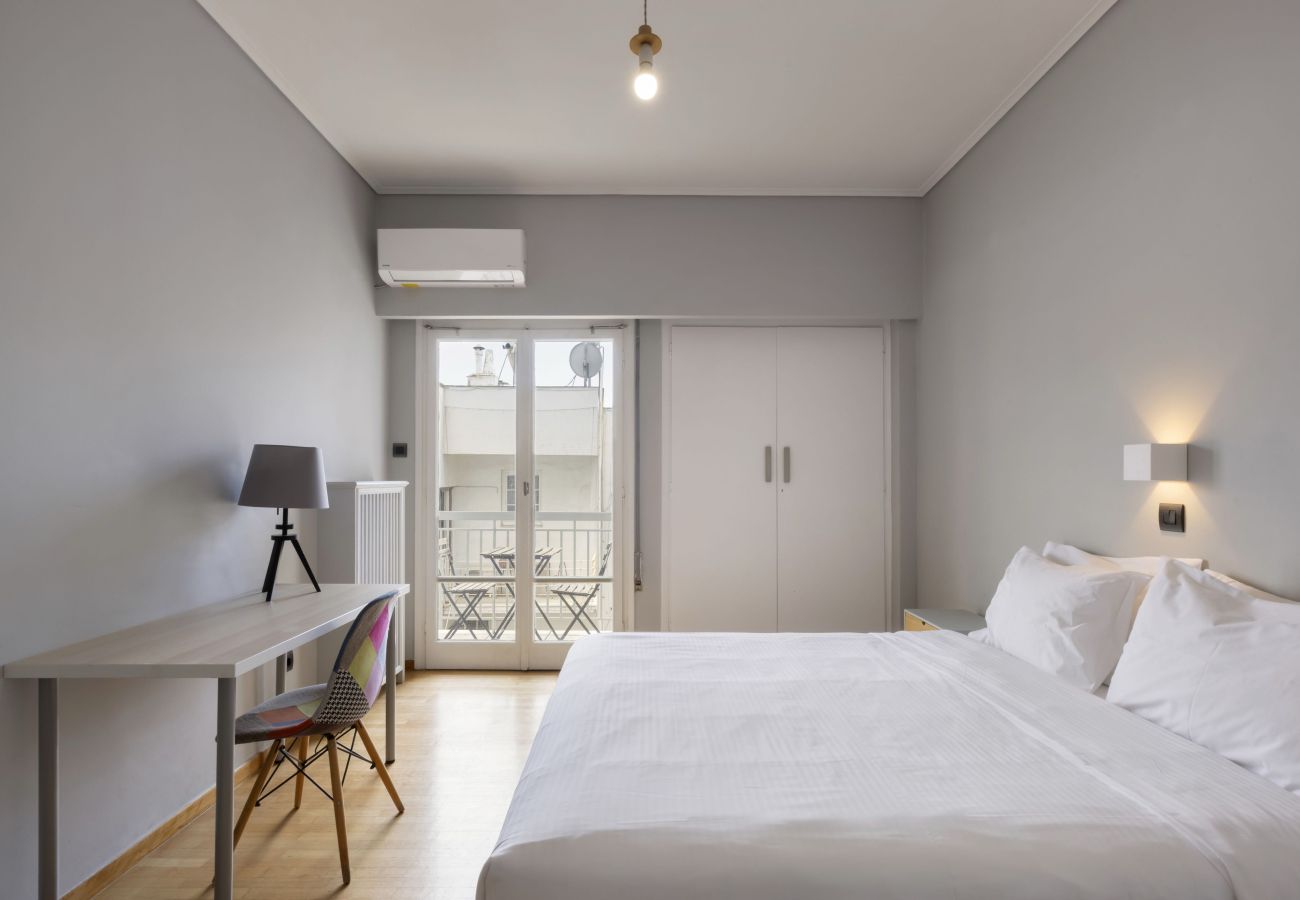 Apartment in Athens - Top Floor Renv 3BDR APT / “Pedion tou Areos” 