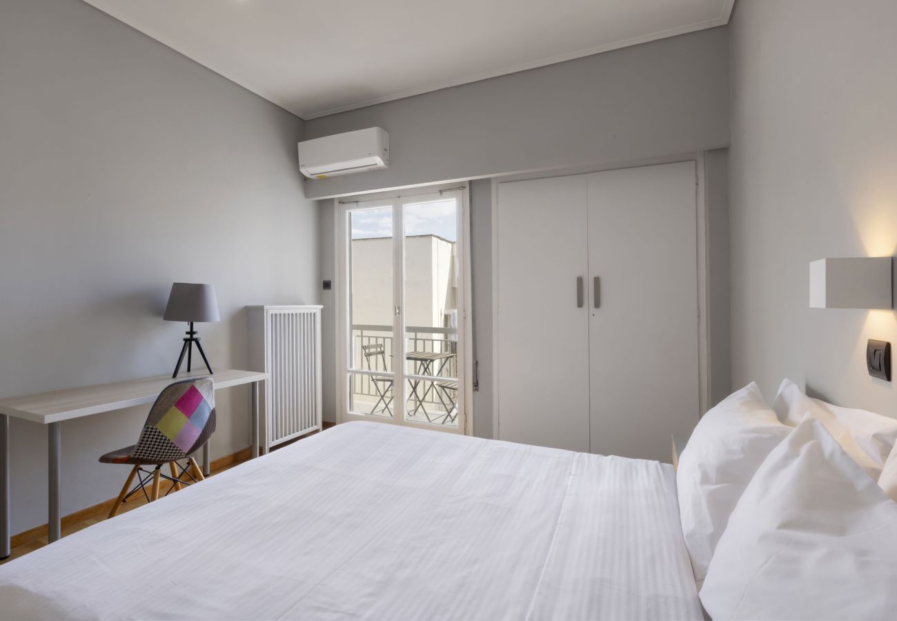 Apartment in Athens - Top Floor Renv 3BDR APT / “Pedion tou Areos” 