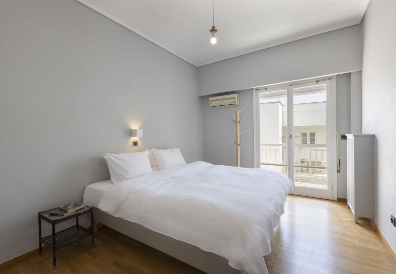 Apartment in Athens - Top Floor Renv 3BDR APT / “Pedion tou Areos” 