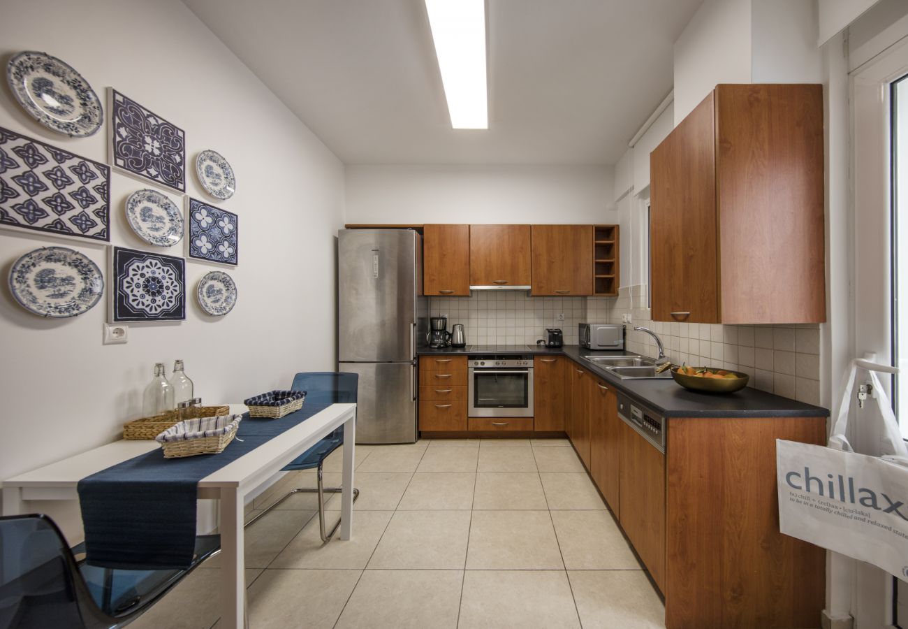 Apartment in Athens - 2 Bdr apt, VDSL,  2 mins from Acropolis museum 