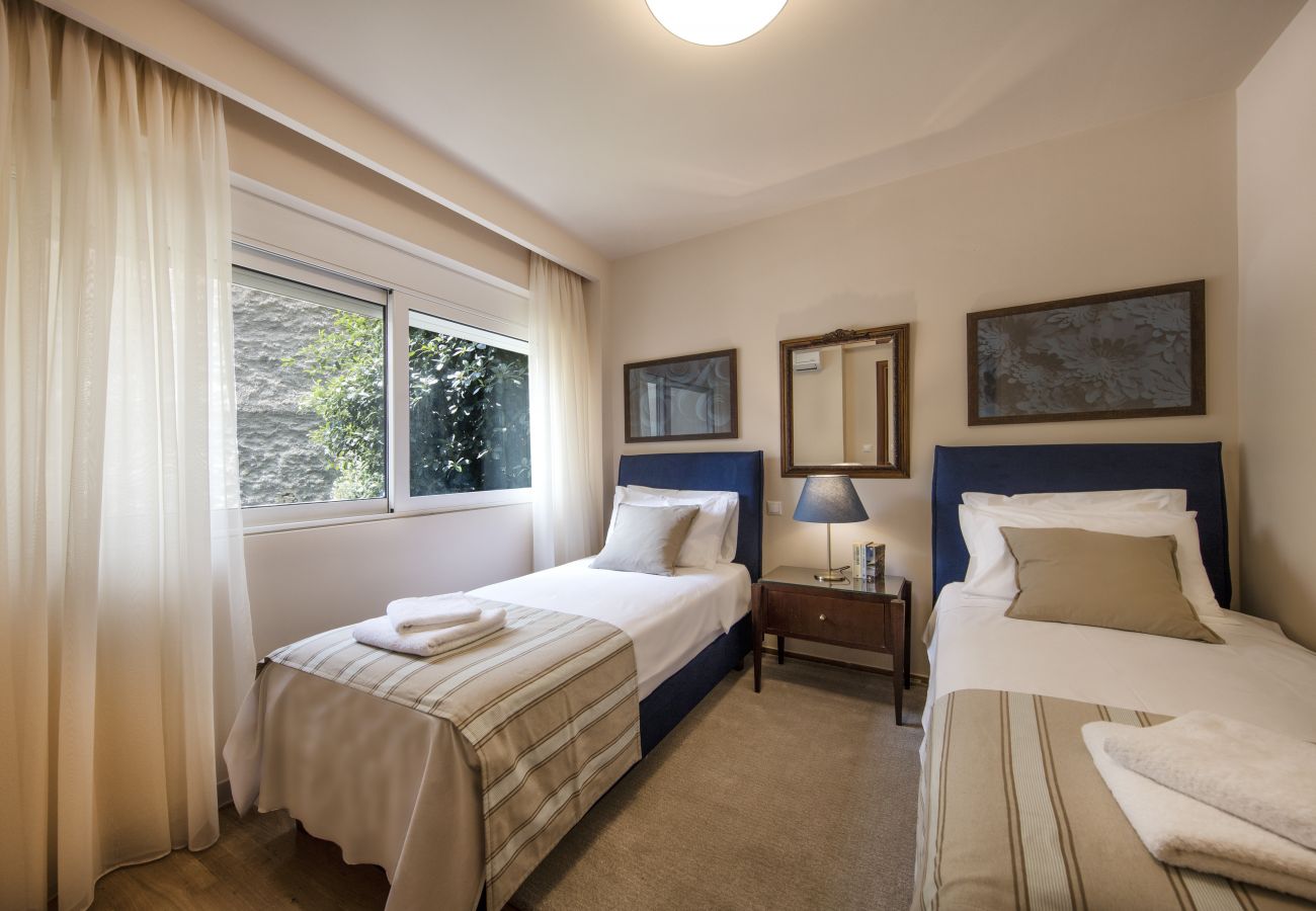 Apartment in Athens - 2 Bdr apt, VDSL,  2 mins from Acropolis museum 