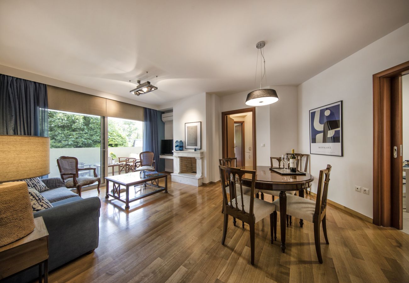 Apartment in Athens - 2 Bdr apt, VDSL,  2 mins from Acropolis museum 