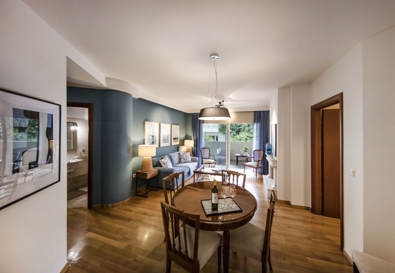 Apartment in Athens - 2 Bdr apt, VDSL,  2 mins from Acropolis museum 