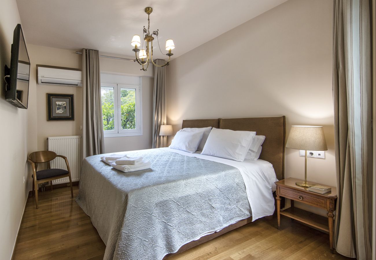 Apartment in Athens - 2 Bdr apt, VDSL,  2 mins from Acropolis museum 