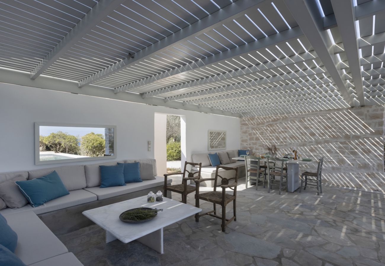 Villa in Ampelas - Stunning Beachfront 3BR Villa that has it ALL! 