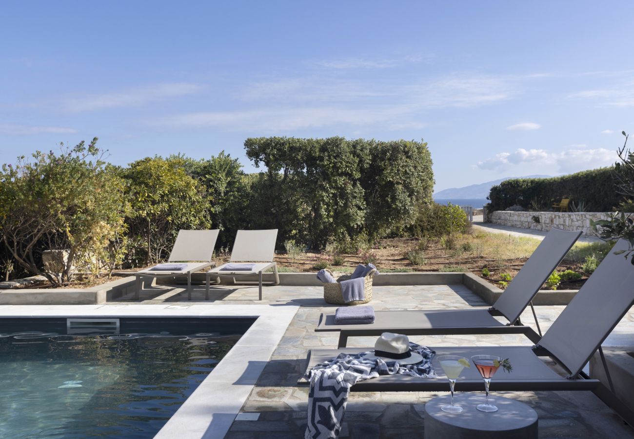 Villa in Ampelas - Stunning Beachfront 3BR Villa that has it ALL! 